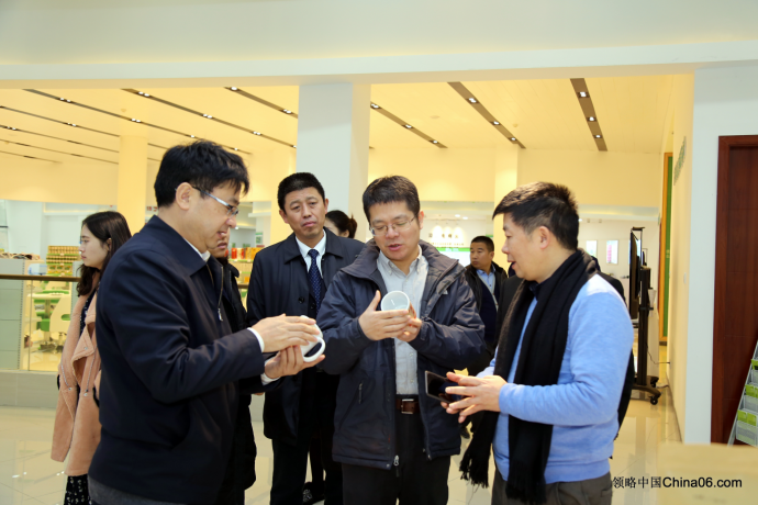 电商推动脱贫攻坚：省财政厅领导赴贵定领略中国大数据中心考察调研