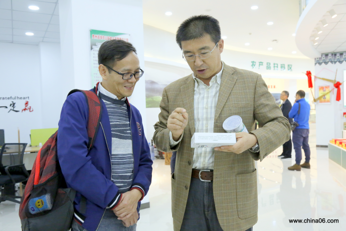 求是《小康》新闻采访“广州援黔三年记”对口帮扶工作，远赴探索领略中国电商扶贫新模式