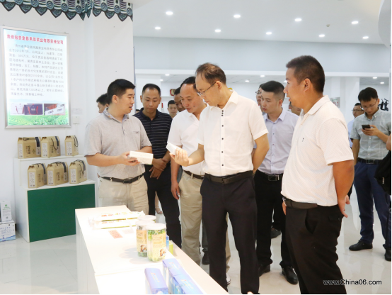 农村电商精准扶贫：石阡县电商考察组赴领略中国观摩电商扶贫案例