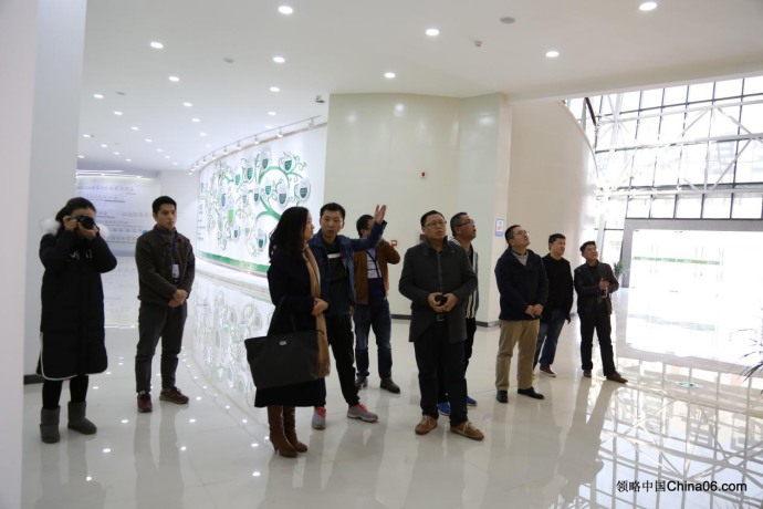 签下来了！黔南民族师范学院计算机与信息学院与贵州领略农产品大数据“产学研合作协议”正式签署