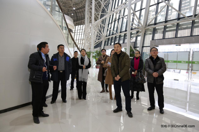 电商扶贫产业化发展：重庆科协党组成员考察团赴领略中国农产品大数据公司观摩调研