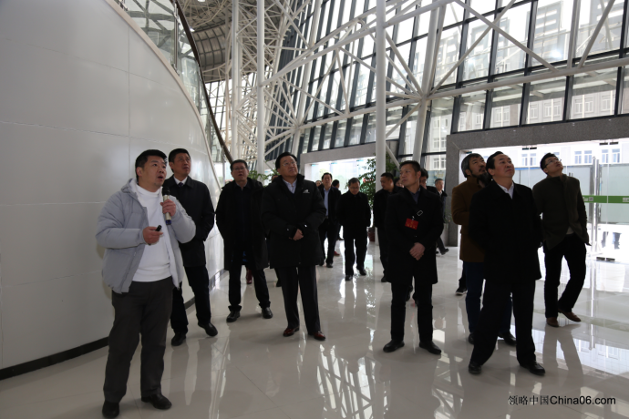 贵州省十二届全国人大代表齐赴贵定，云聚领略中国观摩电商扶贫新模式