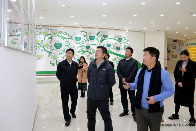 电商推动脱贫攻坚：省财政厅领导赴贵定领略中国大数据中心考察调研