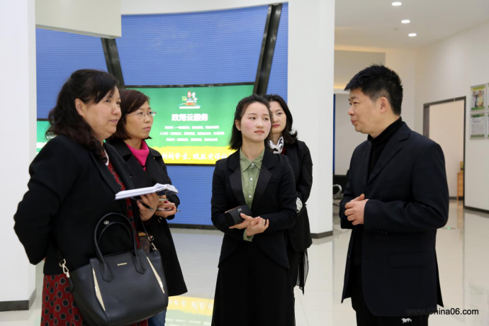 领略中国如何利用一户一码做到精准扶贫：贵州日报采访领略中国创始人黄亚欣