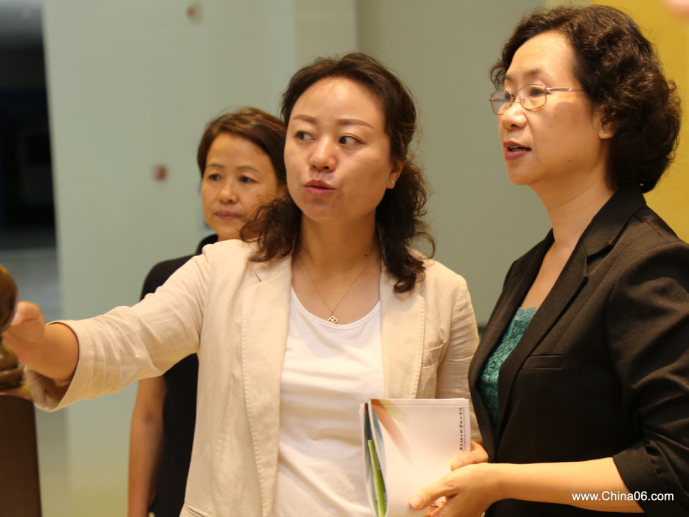 大学生暑期社会实践：中共广东省委教育工委委员、广东省教育厅副厅长那佳带队赴领略中国考察广东轻工职业技术学院学生实训情况