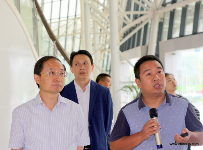 铜仁市常委、副市长查颖东一行9人赴贵定领略中国调研电商扶贫经验做法