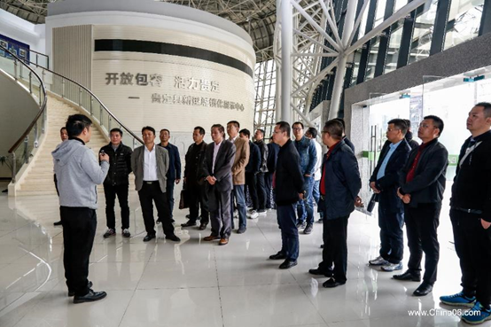 广州市东涌镇党政代表团远赴贵定领略中国考察电商扶贫