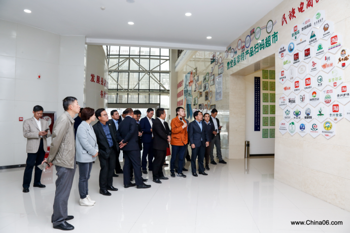 中国电商走出国门：柬埔寨人民党青年干部考察团远赴贵定领略中国大数据学习电商扶贫新模式