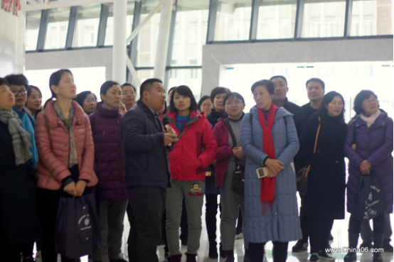 中国人民银行贵阳中心支行一百余人赴贵定领略中国观摩电商扶贫，助力脱贫攻坚